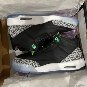☄️SOLD☄️Jordan 3 Retro